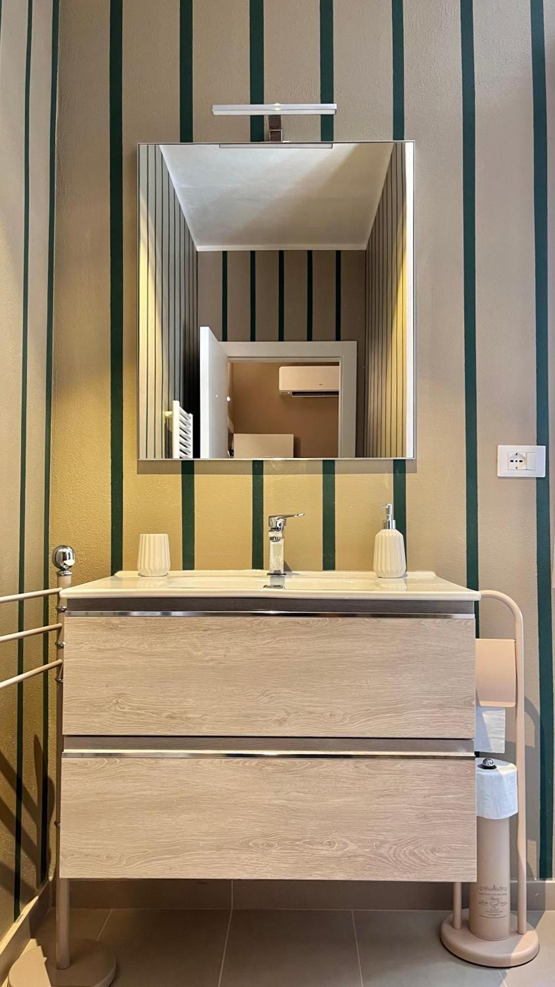 Residenza Cavour Portoferraio City Center Екстериор снимка